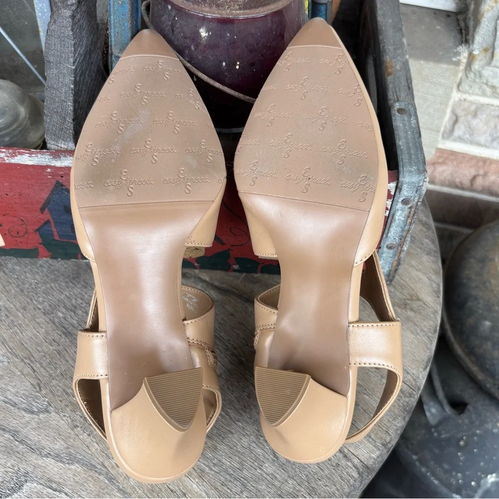 Easy Street Venue‎ Asymmetrical Tan Heels